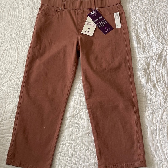 Womens Gloria Vanderbilt Shape Effect Pull On High Rise Capri Pants - Picture 7 of 13